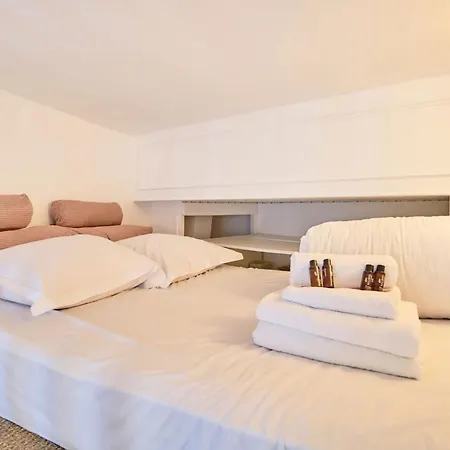 Centre De By Prestige Daire Paris